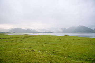 长方形电子闹钟怎么设置