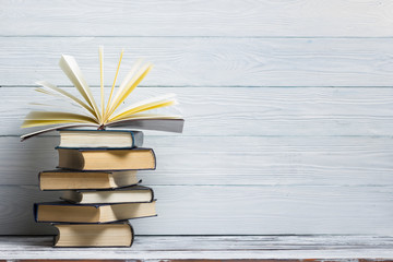 长方形电子闹钟怎么设置