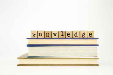 长方形电子闹钟怎么设置