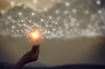 靠劳动成功的名人事例有哪些？