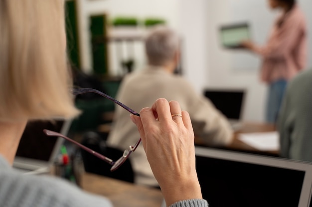 靠劳动成功的名人事例有哪些？