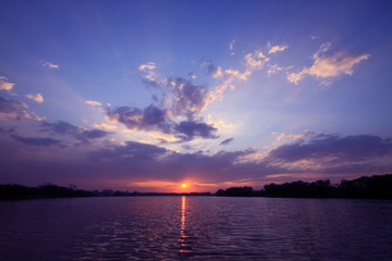 国5车能过户到海南吗？